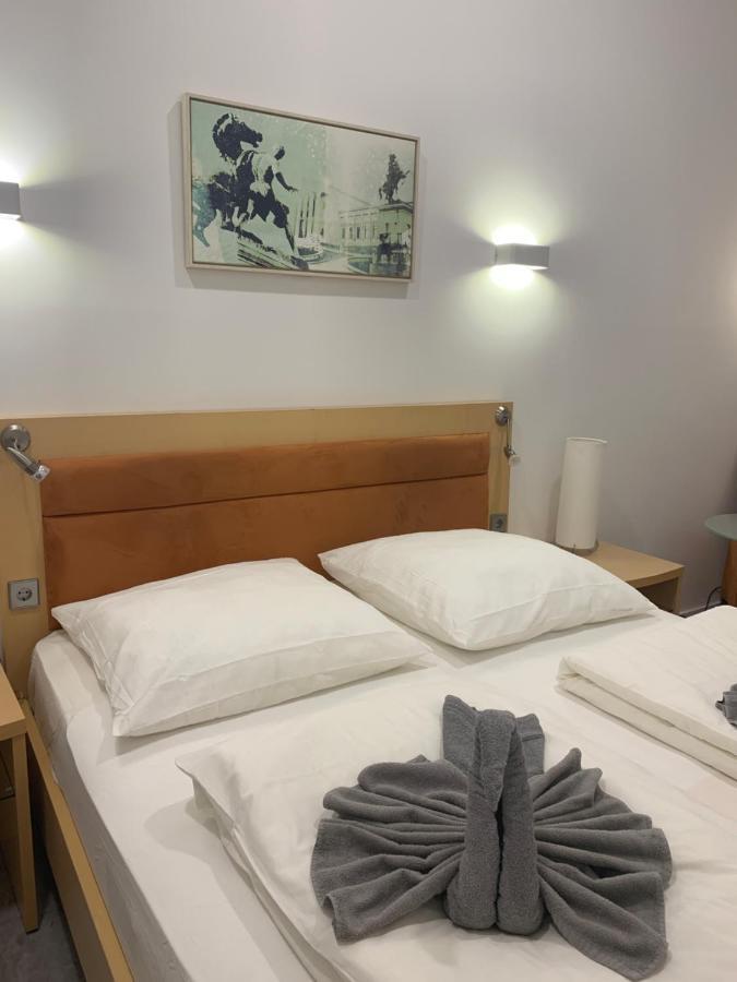 Duesseldorf 5 Min To Train Station Private Gasthof Düsseldorf