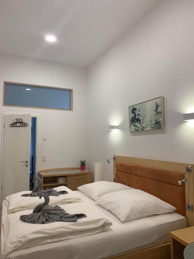 Duesseldorf 5 Min To Train Station Private Gasthof *