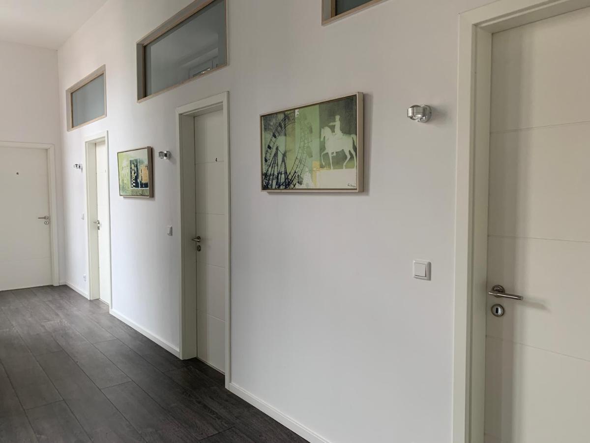 Gasthof Duesseldorf 5 Min To Train Station Private